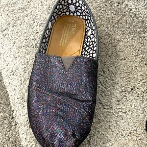 Gorgeous sparkly black toms